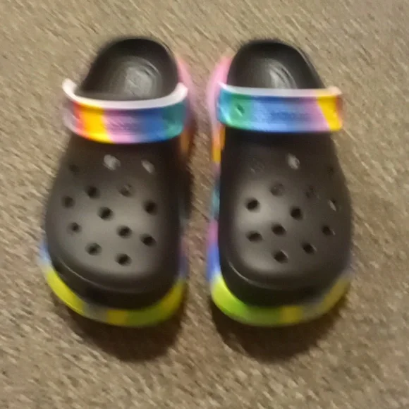 Brand new shoes that do not fit for my bunion. So either donation or sell here - Picture 3 of 4